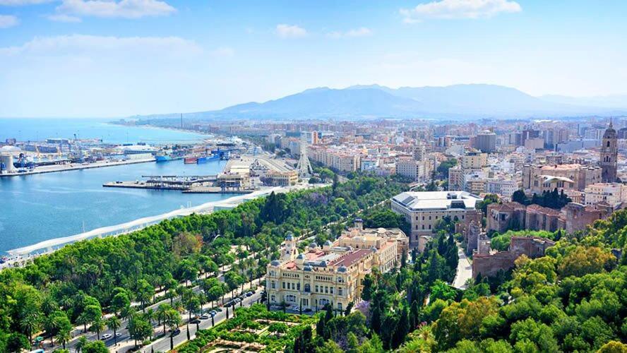 Precioso Apartamento A 5 Minutos Andando De La Playa Málaga Dış mekan fotoğraf