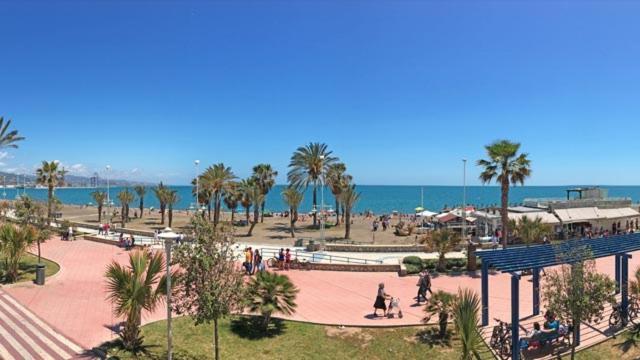 Precioso Apartamento A 5 Minutos Andando De La Playa Málaga Dış mekan fotoğraf