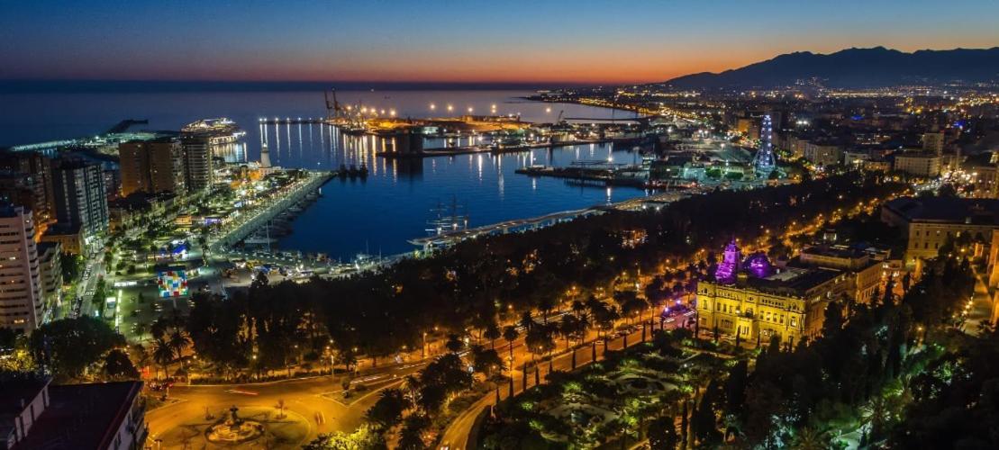 Precioso Apartamento A 5 Minutos Andando De La Playa Málaga Dış mekan fotoğraf
